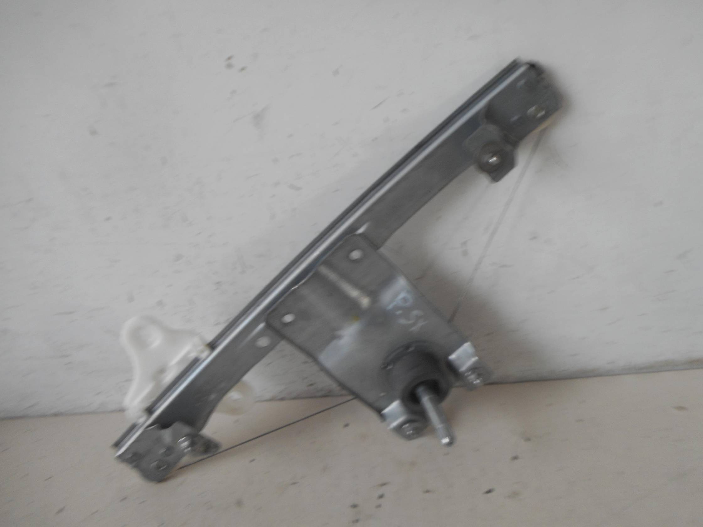 Alzacristallo porta post. sx.